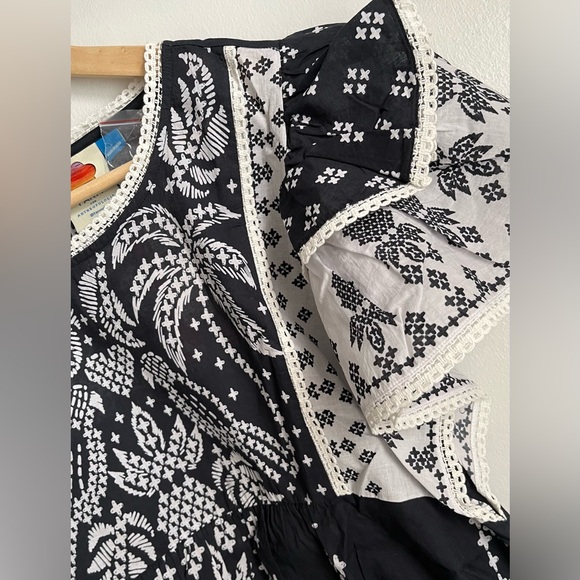 FARM Rio Black and White Embroidered Blouse - Picture 6 of 10